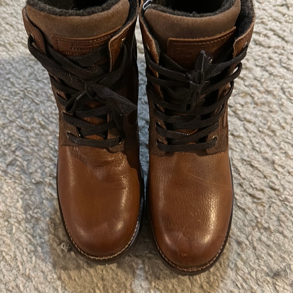 Bull boxer size 8 brown hiking boots